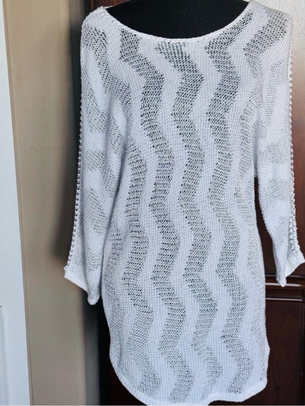Chico’s White Sweater Metal Chain Tunic Top - Picture 2 of 12